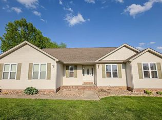 11964 Strawberry Rd, Carbondale, IL 62901