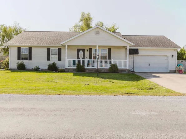 1702 Crown Rd, Herrin, IL 62948