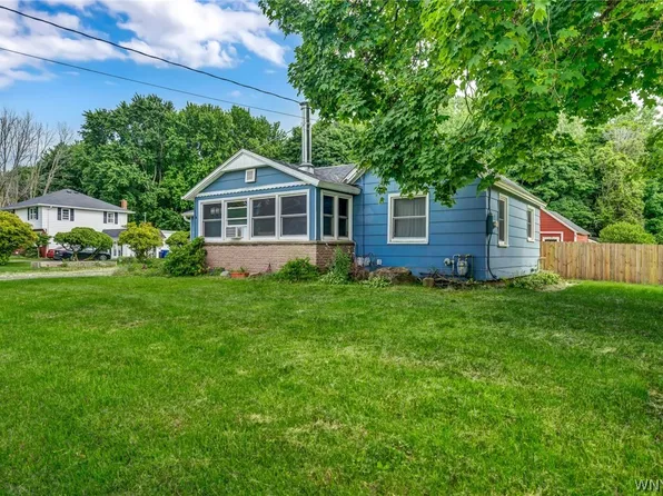 147 Maple Ave, Medina, NY 14103