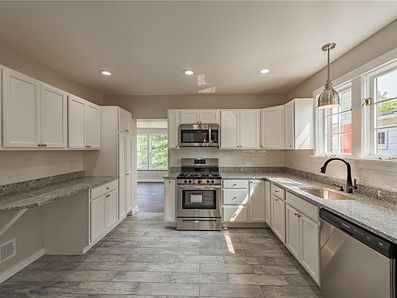 5th image of 4135 Vistaview St