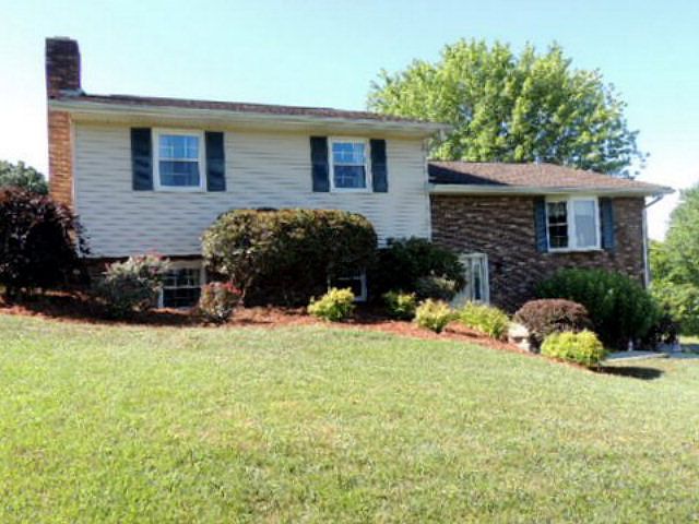 1st image of 2540 Dogwood Rdg