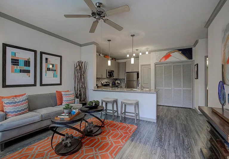 The Emerson Apartments — Photo 38