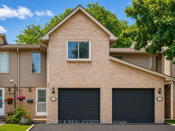 2035 Asta Dr #21, Mississauga, ON L5A 3Y2