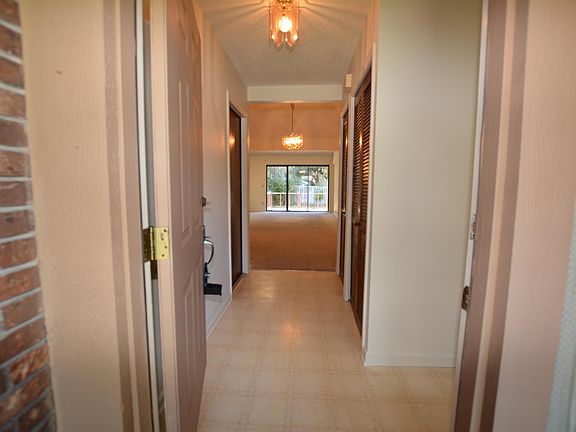 3rd image of 3962 Hollows Dr
