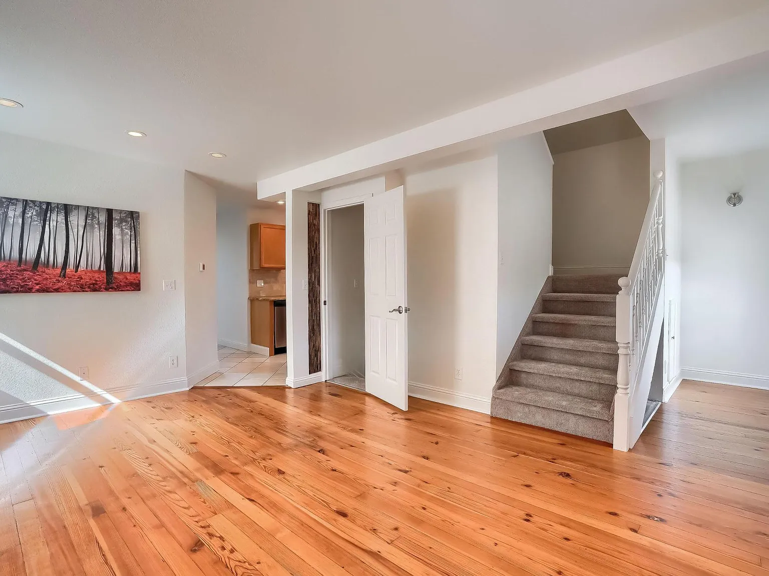 2 bed, 950 sqft, $2,500 — Photo 4