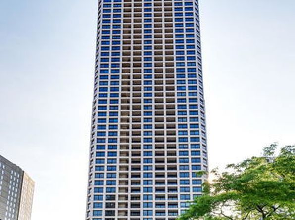1030 N State St APT 38M