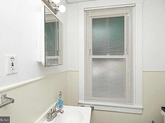 5th image of 432 S Chester Pike APT 2