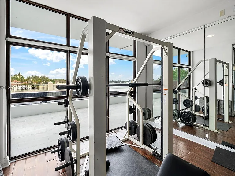 6770 Indian Creek Dr #Penthouse B — Photo 32
