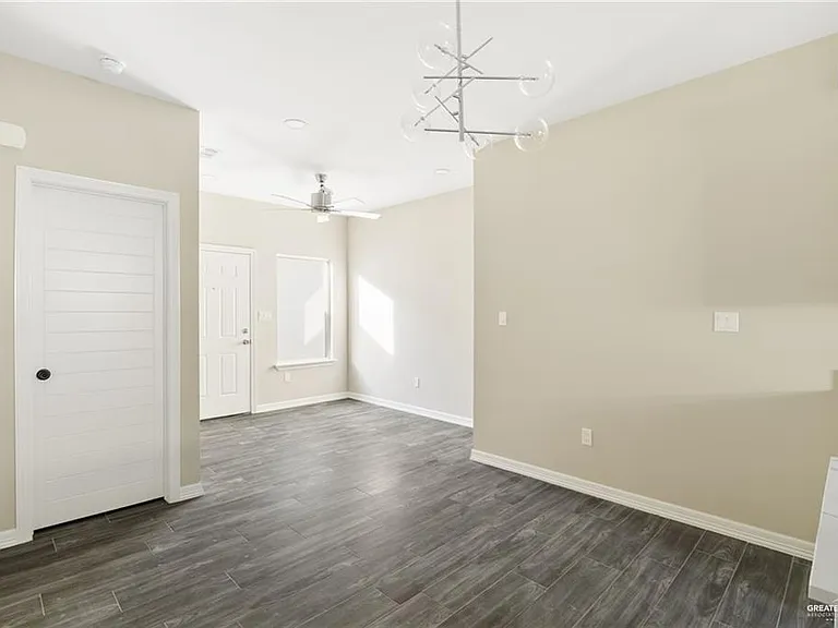 5701 Notre Dame Ave #4 — Photo 2