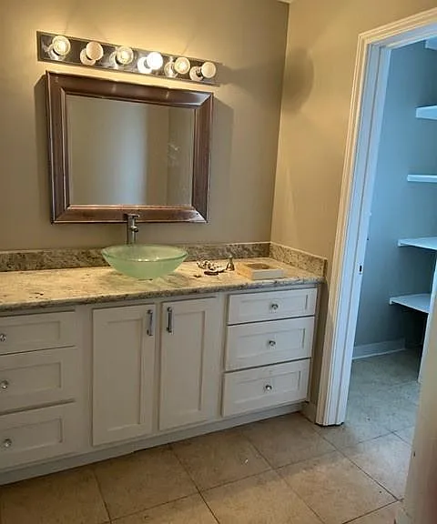 2458 Country Club Dr — Photo 21