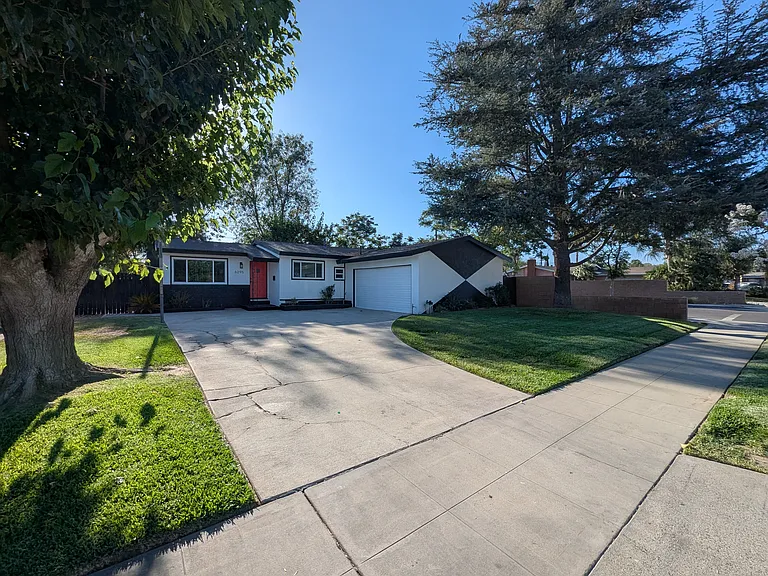 6295 Banner Ct — Photo 4