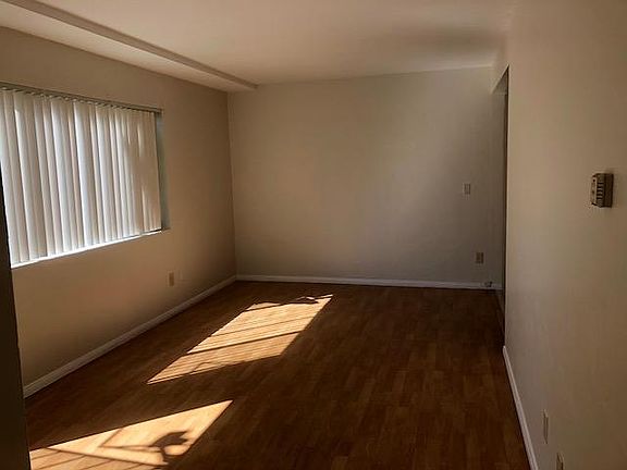 3rd image of 1470 Chalcedony St