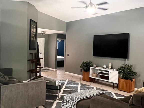 2nd image of 4035 Bell Ave