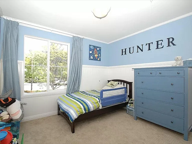 1146 Goddard St — Photo 4
