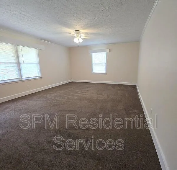 234 Oakcrest Dr — Photo 3