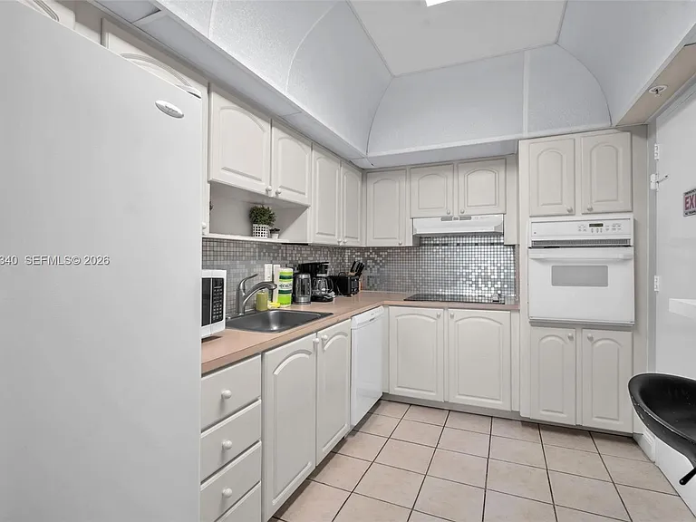 3801 S Ocean Dr #2W — Photo 10