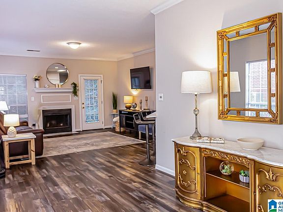 4th image of 447 Creekview Cir