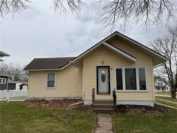 502 E Robinson St, Knoxville, IA 50138