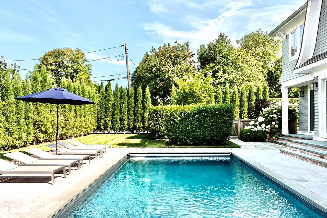 Brand New Five Bedroom Southampton Village — Photo 3