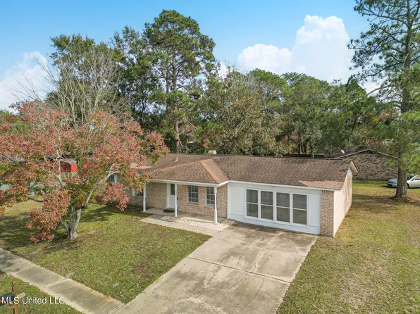 2218 Calle De Arena St, Gautier, MS 39553