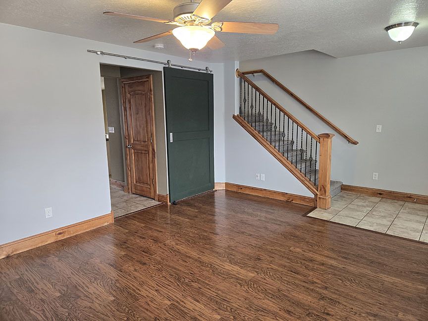 Front living area, barn door!