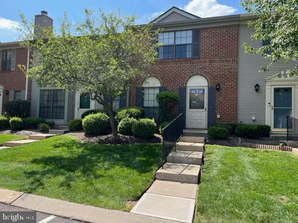 20 Veros Ln, Franklin Park, NJ 08823