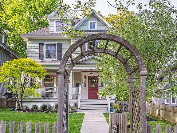 2nd image of 117 Wildwood Ave