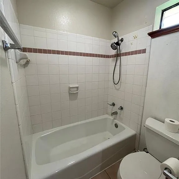 1305 James Cir — Photo 13