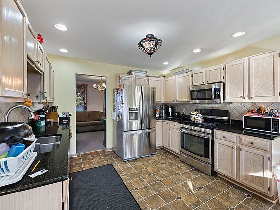 5th image of 2555 Westminster Ln