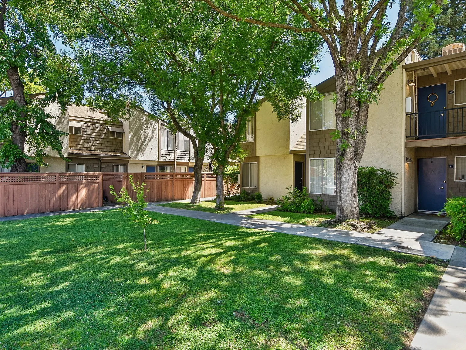 Alvarado Parkside — Photo 1