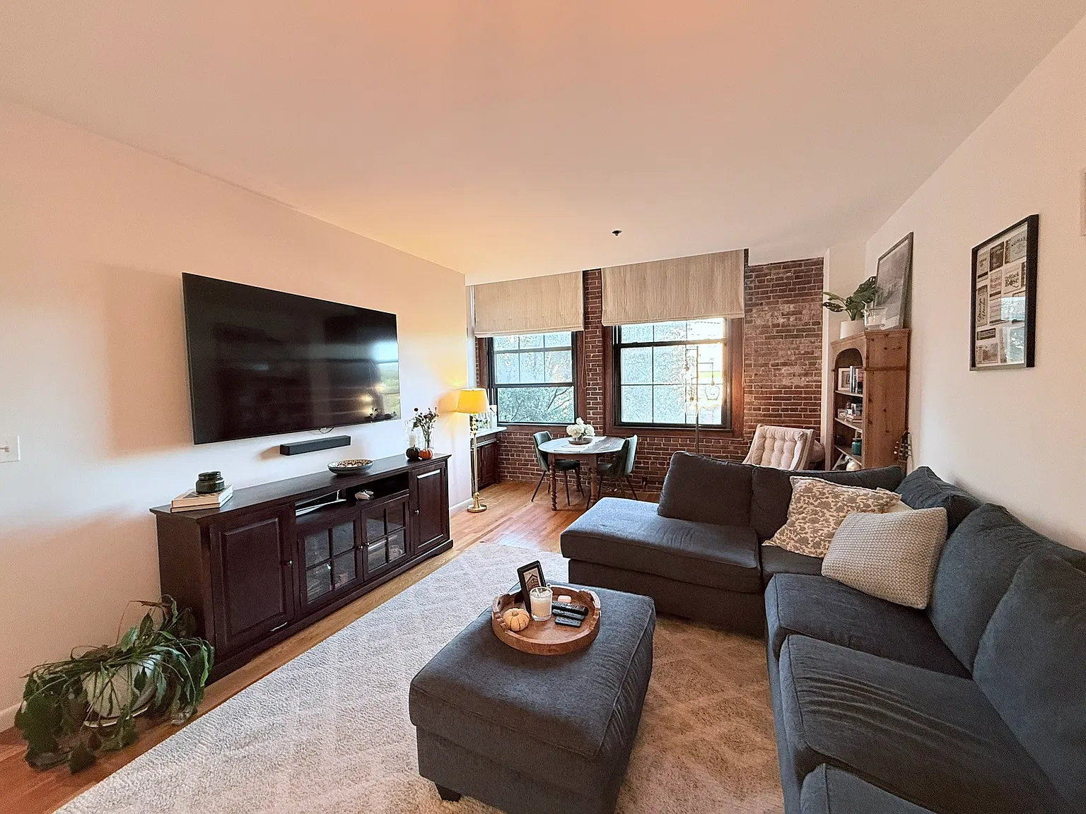 1 bed, 802 sqft, $2,950 — Photo 3