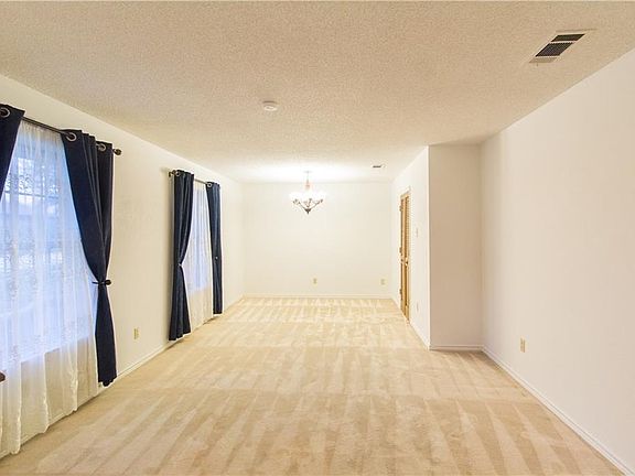 5th image of 1413 Mayfield Ave