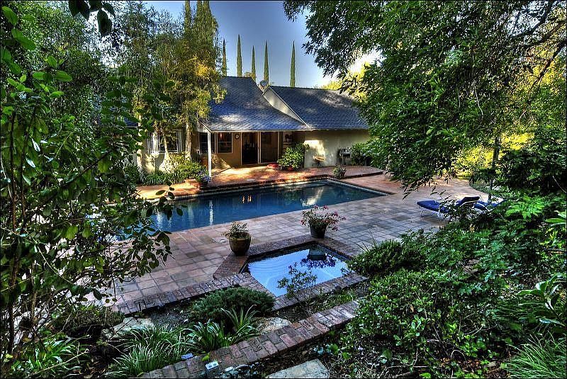 1st image of 4433 Coronet Dr