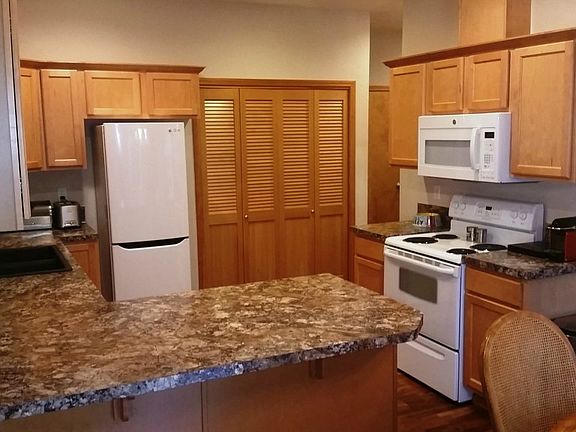 3rd image of 50A E Beaumont Dr