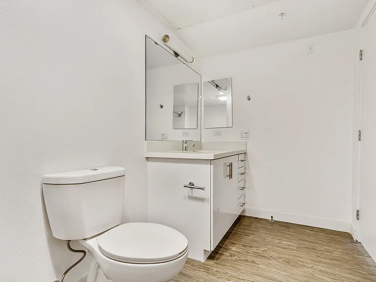 L Lofts — Photo 12
