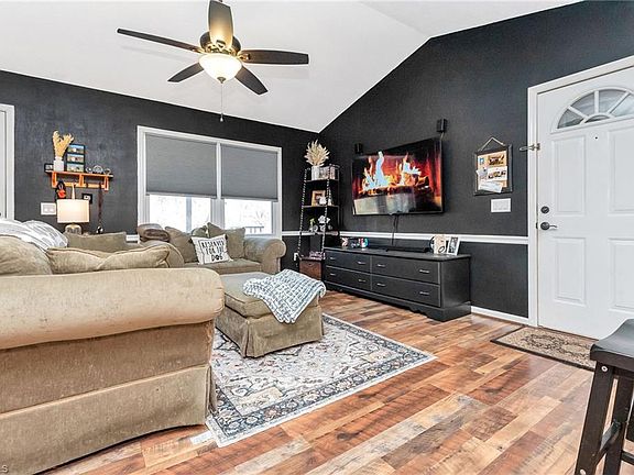 5th image of 241 Brookside Dr