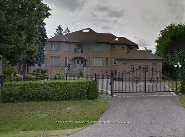137 Arnold Ave