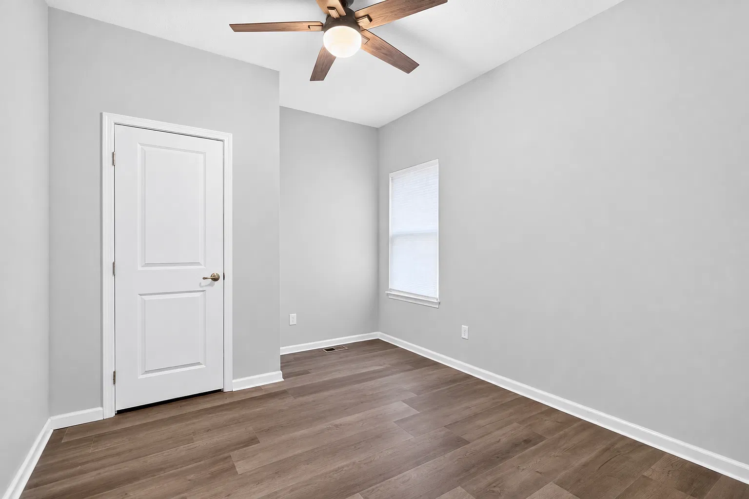 5 bed, 2718 sqft, $3,300 — Photo 3