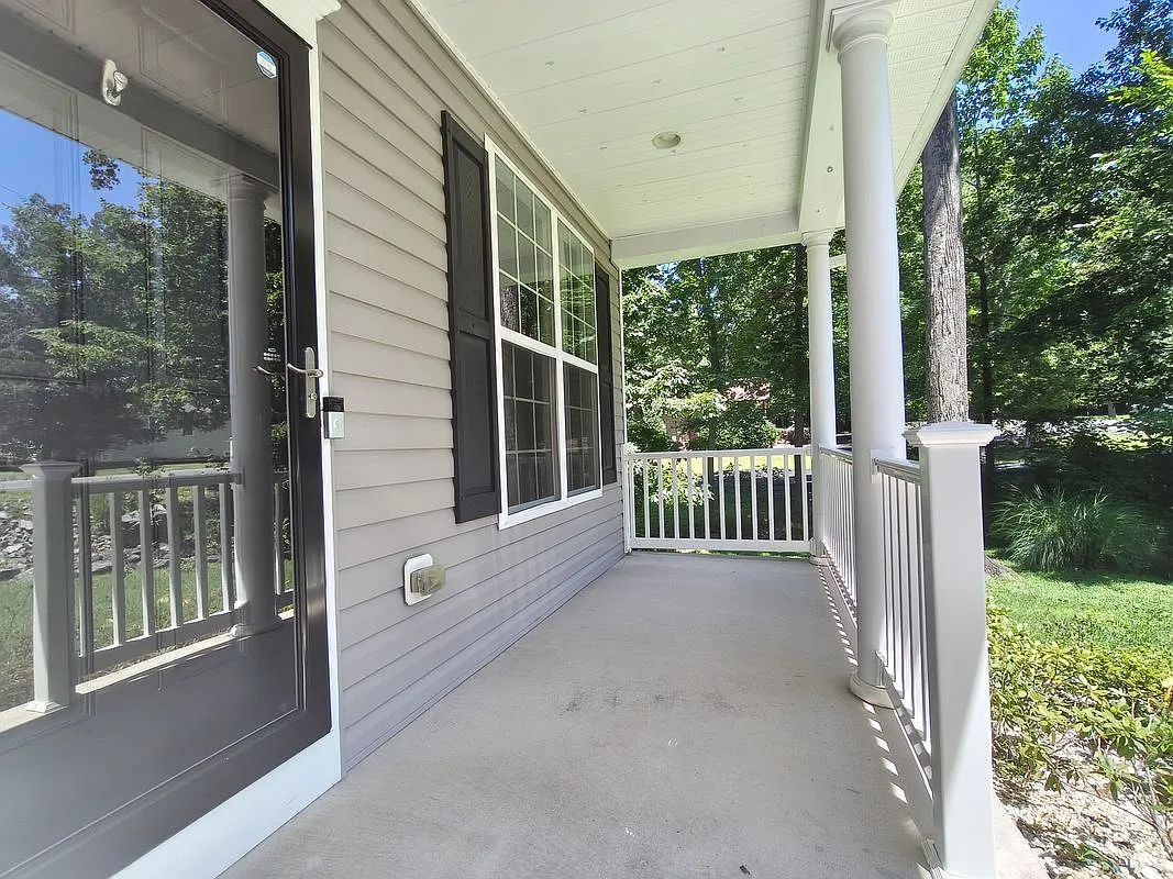 4 bed, 3.0 bath, 2200 sqft, $3,345 — Photo 2