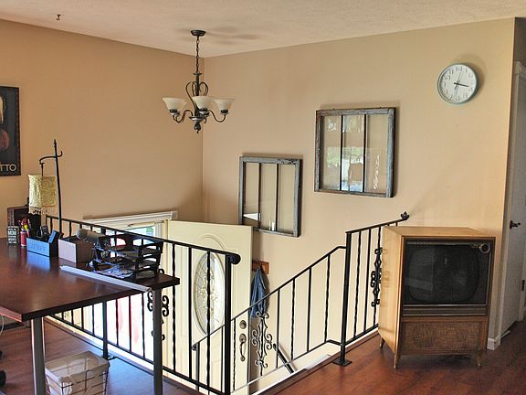 5th image of 13512 Olive St