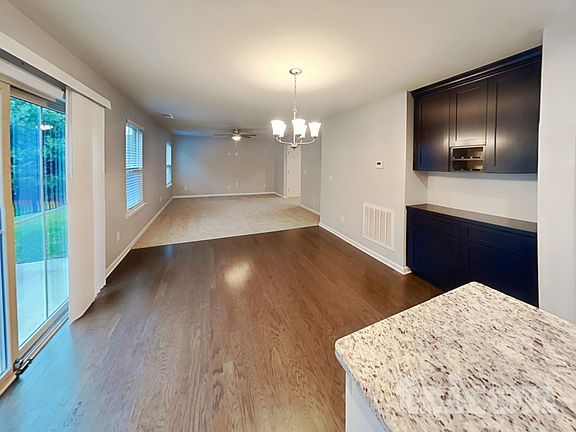 4th image of 306 Heroit Ct