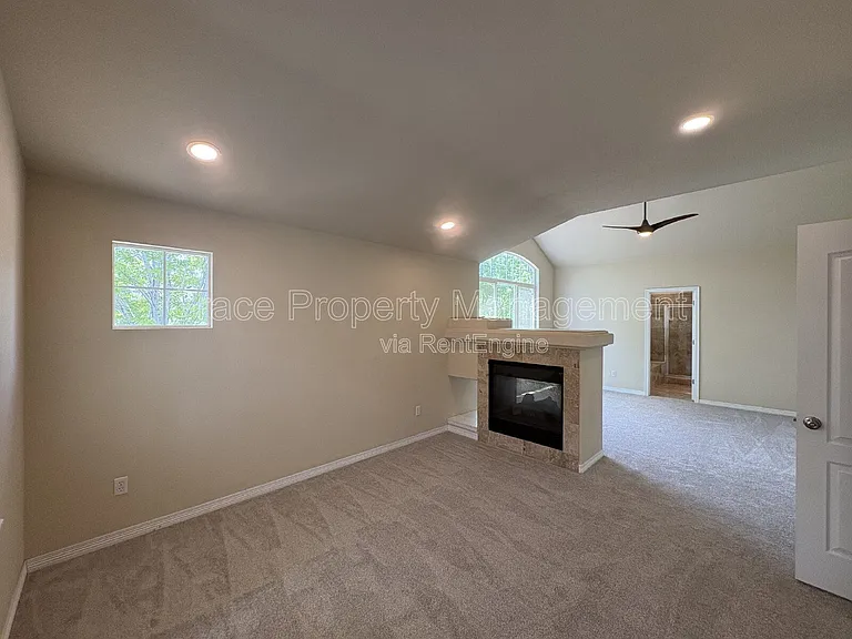 1730 S Poplar St — Photo 15