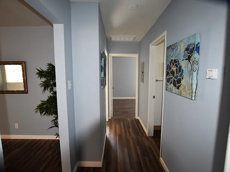 1019 Caldwell Ave — Photo 4
