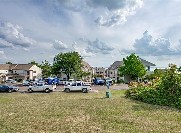 3rd image of 438 Yacht Club Dr