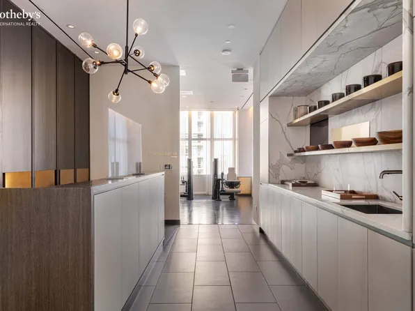 305 East 51st Street image 18 of 22