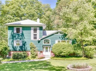 8 Noel Ct, Amawalk, NY 10501