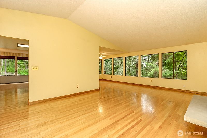 5th image of 4917 145th Avenue SE