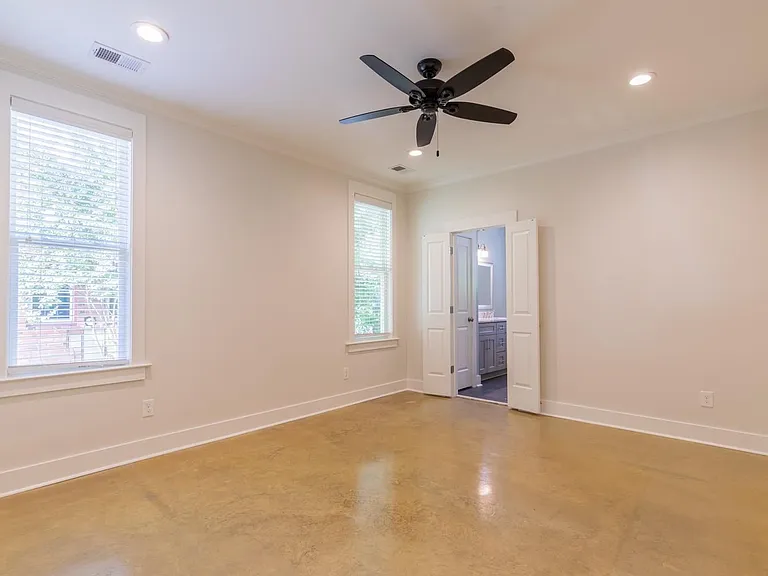 2912 Felix St — Photo 15
