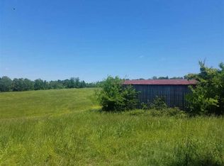 686 Co Rd, Riceville, TN 37370