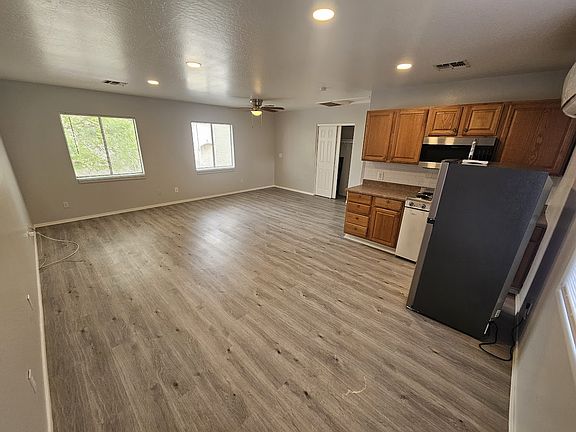 4th image of 7355 N Black Canyon Hwy #4